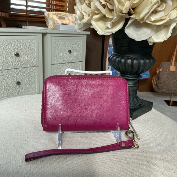 Michael Kors Pink and Gold Key Card Holder - Picture 5 of 13